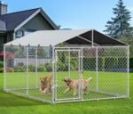 YITAHOME 7.5'x7.5' Outdoor Dog Kennel with Metal Dog Gate